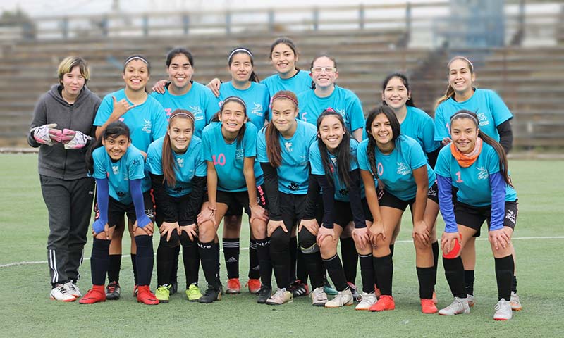 Escuela de fútbol femenino de Rancagua se consagró campeona