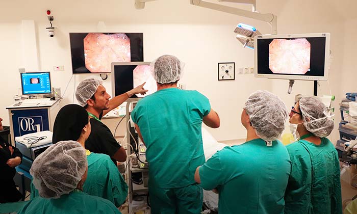 Operan a primeros pacientes de la región con innovadora técnica endoscópica de esófago
