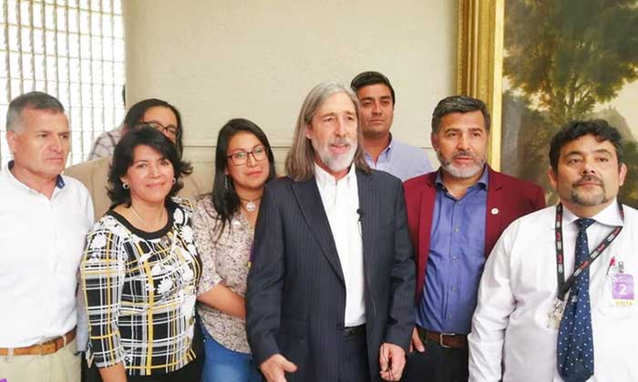 Asistentes de la Educación y parlamentarios emplazan al Presidente Piñera por firma de Ley Interpretativa