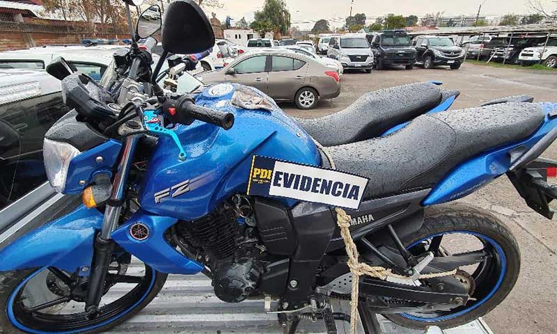 Detienen a sujeto que tenía dos motocicletas robadas en Santiago