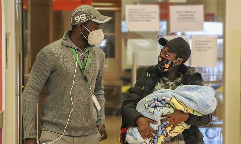 Facilitador intercultural apoya atención de haitianos en pandemia