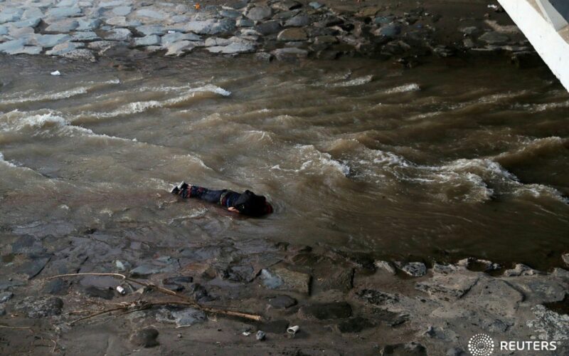 En confuso incidente con carabinero menor de edad cae al Río Mapocho