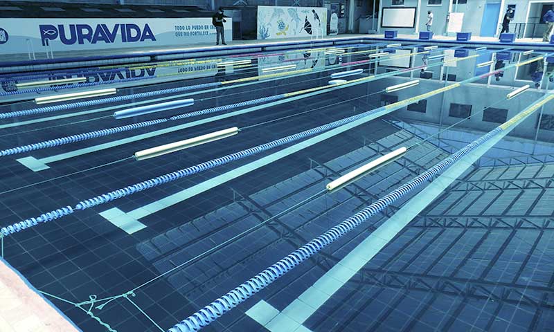 Autoridades revisan protocolos para el regreso de las piscinas en Pichilemu