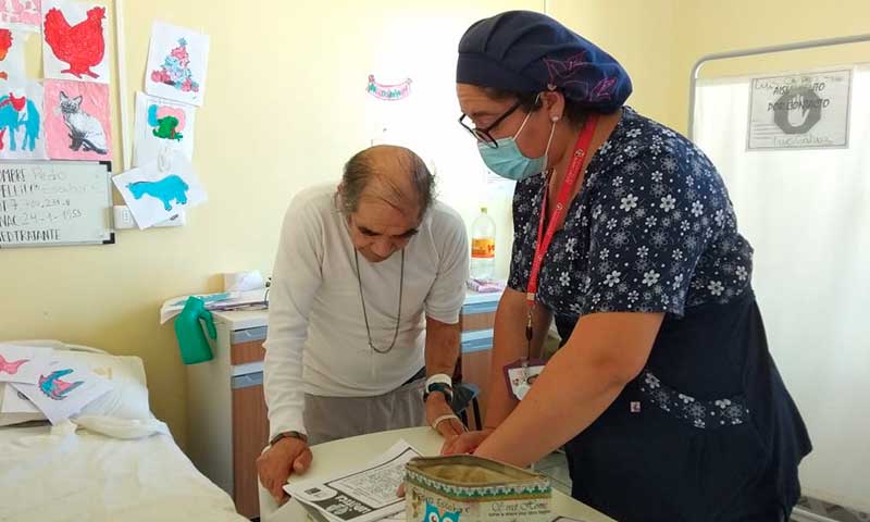 Enfermera de Urgencias del Hospital de Marchigüe es premiada por buen trato al usuario