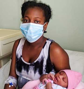 Evita es la primera bebé del nuevo año en el Hospital de Rengo