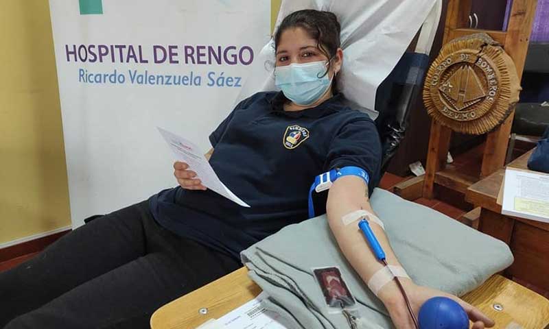 Bomberos de Peumo y la comunidad donan sangre al Hospital de Rengo