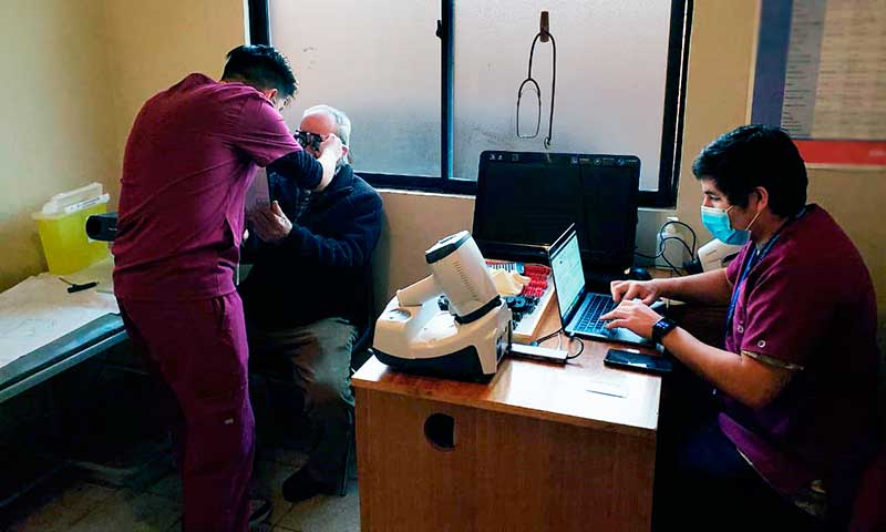 Hospital de Coinco y UAPO de Doñihue realizan exitoso operativo oftalmológico