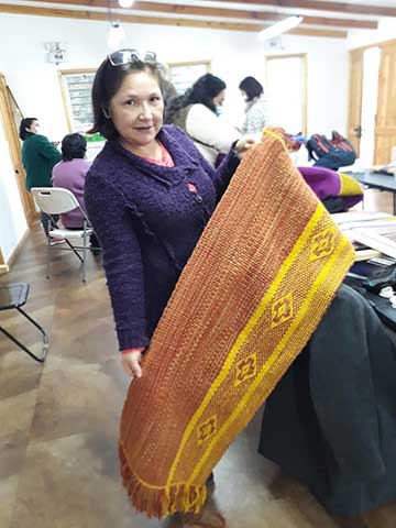 En Mostazal Witral Zomo Newen rescata la cultura ancestral mapuche con sus tejidos