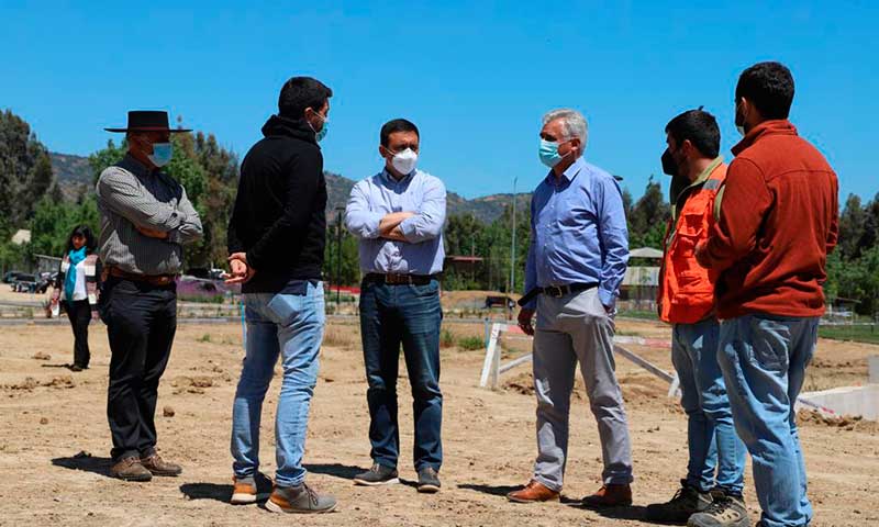 Gobernador visita Colchagua y revisa en terreno cartera de proyectos con alcaldes de Lolol y Chépica