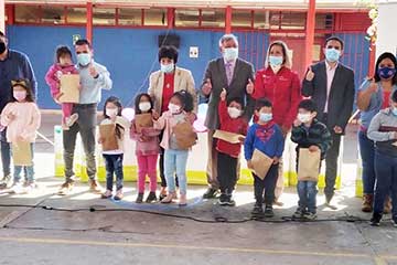 Niños y niñas de Olivar reciben Rincón de Juego del subsistema “Chile crece contigo”