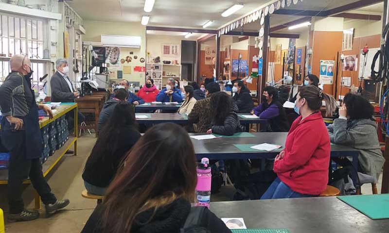 Nuevo grupo de aprendices inician sus clases en la Escuela de Orfebres de Coya