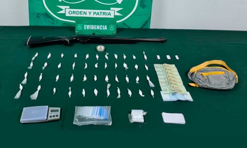 Un detenido y diversos tipos de droga decomisada durante operativo en Coltauco