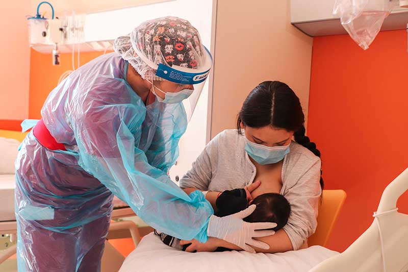 Con visitas virtuales guiadas futuras madres conocen instalaciones de maternidad en el Hospital Regional de Rancagua