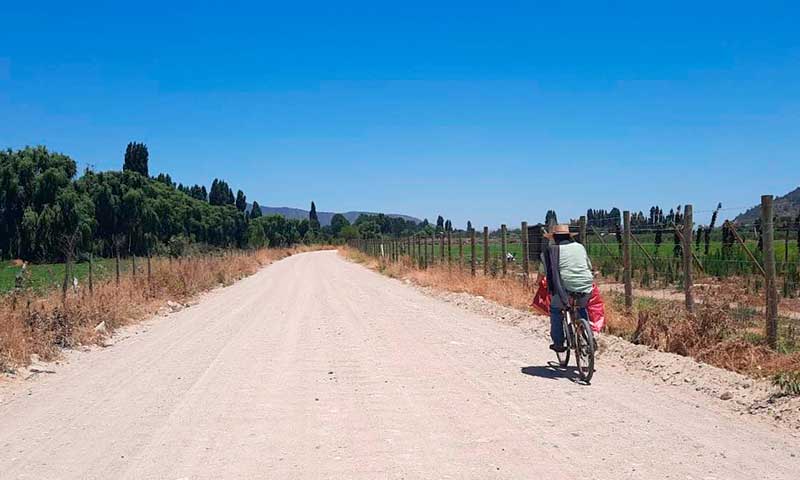 Seremi del MOP y alcalde de Las Cabras anuncian 20 km de pavimentos en caminos rurales para el 2022