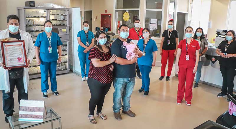 Padres de Peralillo reconocen a funcionarios del Hospital Regional Rancagua: “su profesionalismo significó la vida de nuestra hija”