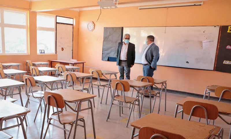 Alcalde de Las Cabras inspeccionó escuelas por retorno a clases presenciales