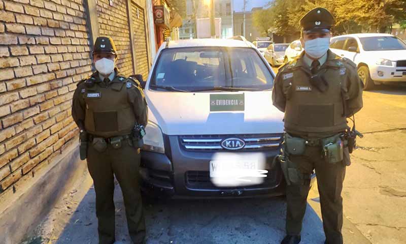 Detenidos dos jóvenes conduciendo automóvil robado en San Fernando