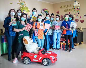 Equipo cuentacuentos realiza intervención cultural a pacientes pediátricos y funcionarios del Hospital Regional Rancagua