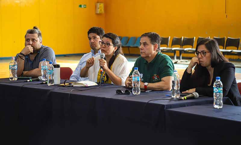 Autoridades escuchan inquietudes de vecinos de San Fernando por proyecto de ampliación de ruta 5 sur