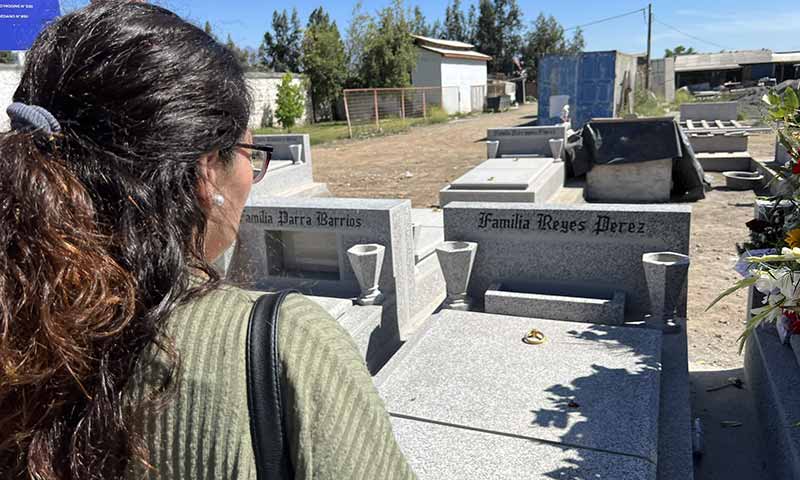 Cormun Rancagua entrega títulos de propiedad a familias en Cementerio Parque Baquedano