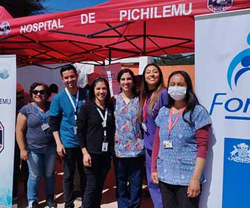 Hospital de Pichilemu realiza feria dedicada al adulto mayor