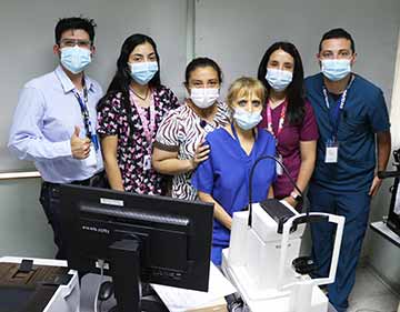 Unidad de Oftalmología del Hospital San Fernando adquiere moderno equipo de biometría para exámenes de cataratas