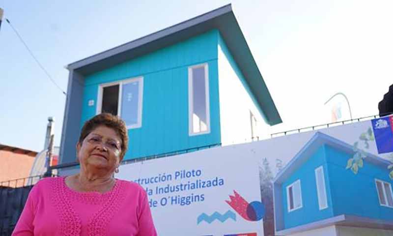 Ministro Montes entrega en Rancagua la primera vivienda industrializada parte del Plan de Emergencia Habitacional