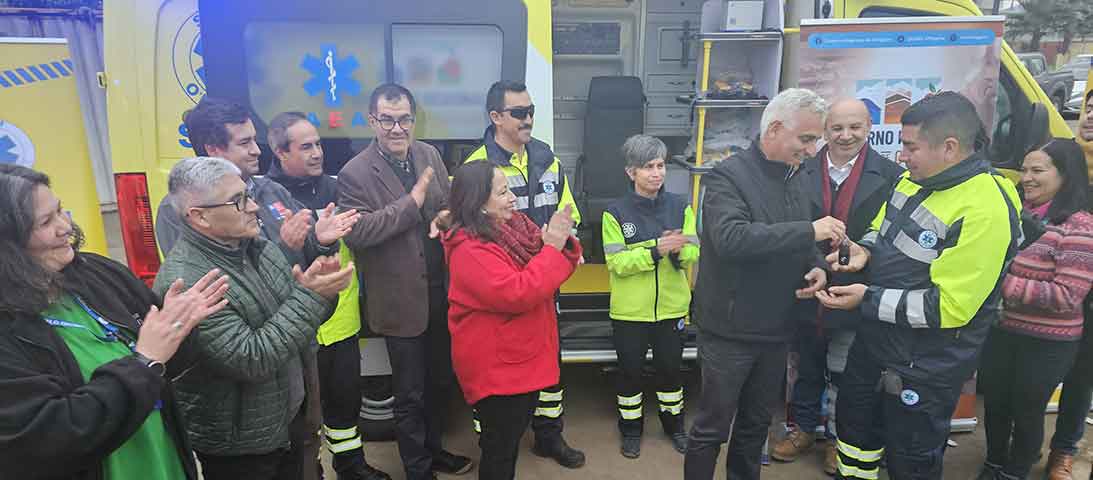 Gobierno Regional fortalece atención prehospitalaria con entrega de nuevos móviles de emergencia