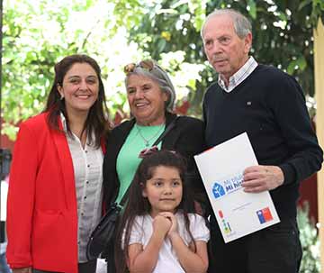 Ministra de Bienes Nacionales encabeza entrega de títulos de dominio a más de 100 familias de Cachapoal