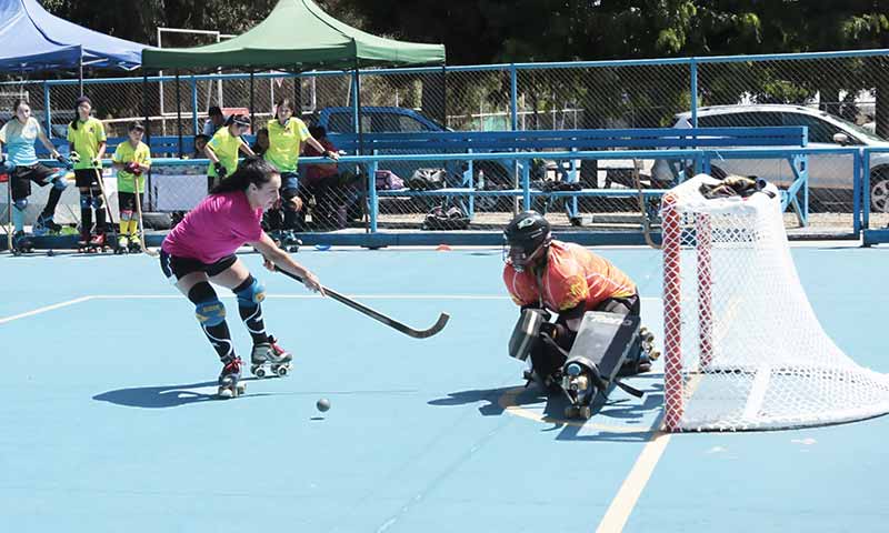 Campeona mundial de hockey patín realizó clínica de tecnificación en Machalí