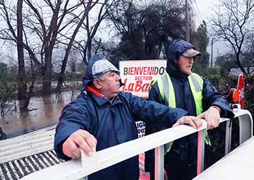 Alcalde de Graneros recorre la ciudad bajo el temporal coordinando acciones de emergencia