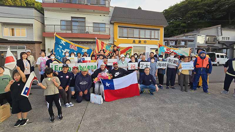 Bárbara Hernández completa el desafío de los 7 mares al cruzar el Estrecho de Tsugaru