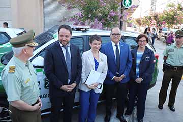 Ministra Tohá entrega en San Vicente nueva dotación vehicular para Carabineros de la región