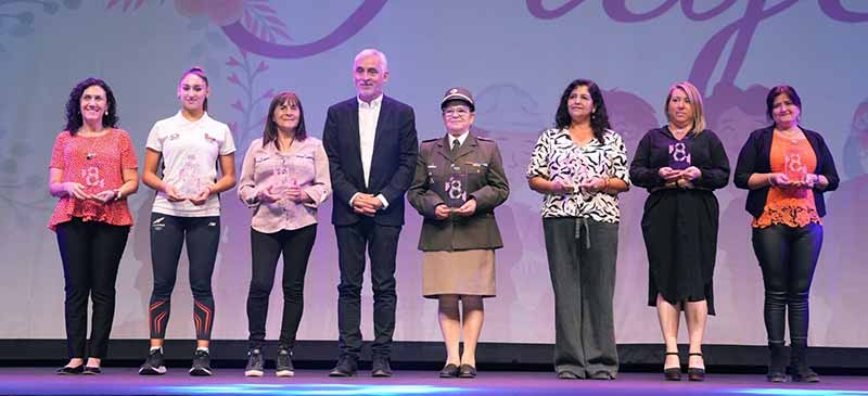 Reconocen a 20 mujeres destacadas de O’Higgins en emotiva ceremonia por el Día de la Mujer