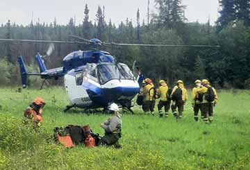 Brigadistas de la Conaf O'Higgins combaten incendios en Canadá y destacan nivel internacional del equipo nacional